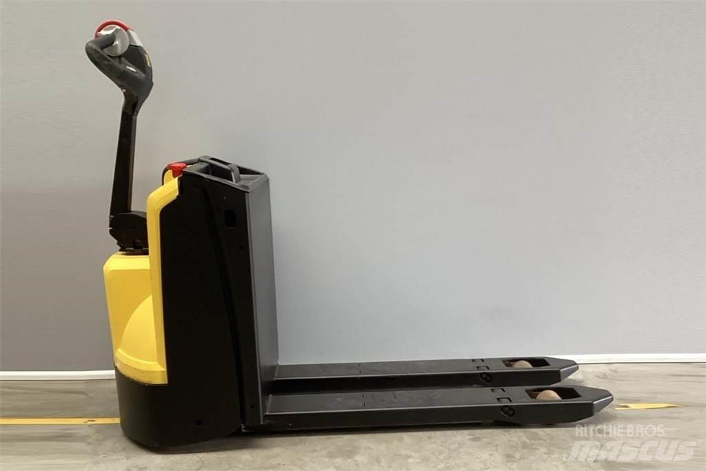 Hyster P1.6 Gaffelstabler med gående fører