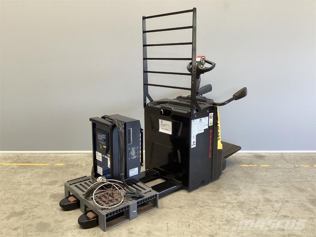 Hyster P2.0S Gaffelstabler med gående fører