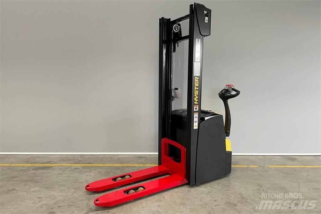 Hyster S1.6 Gaffelstabler med gående fører