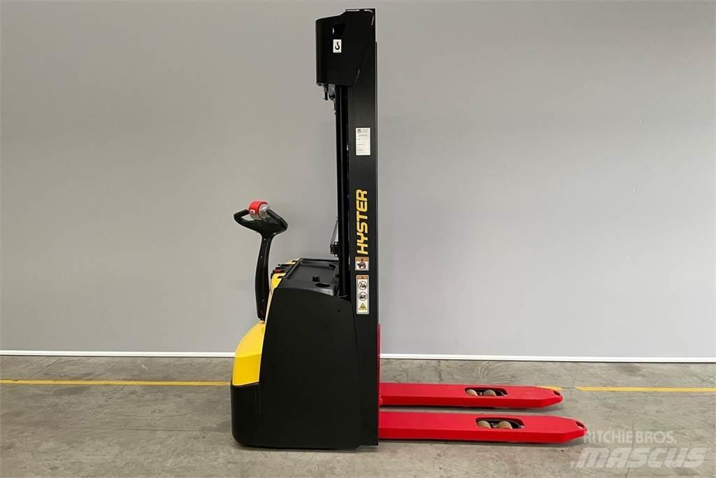 Hyster S1.6 Gaffelstabler med gående fører