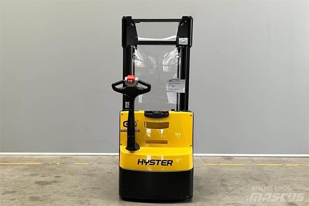 Hyster S1.6 Gaffelstabler med gående fører