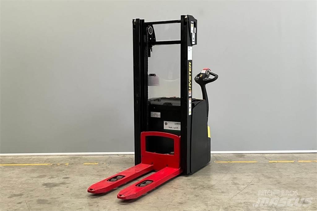 Hyster S1.6 Gaffelstabler med gående fører