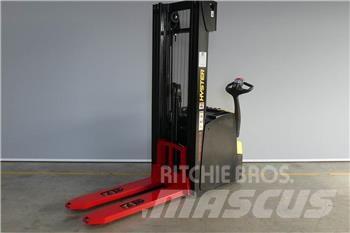 Hyster S1.6il Gaffelstabler med gående fører