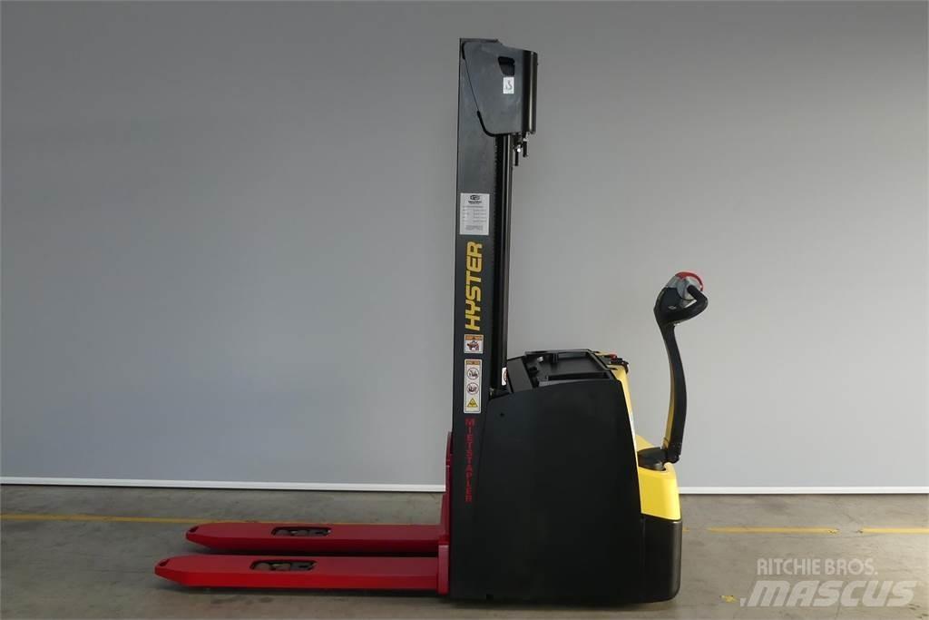 Hyster S1.6il Gaffelstabler med gående fører