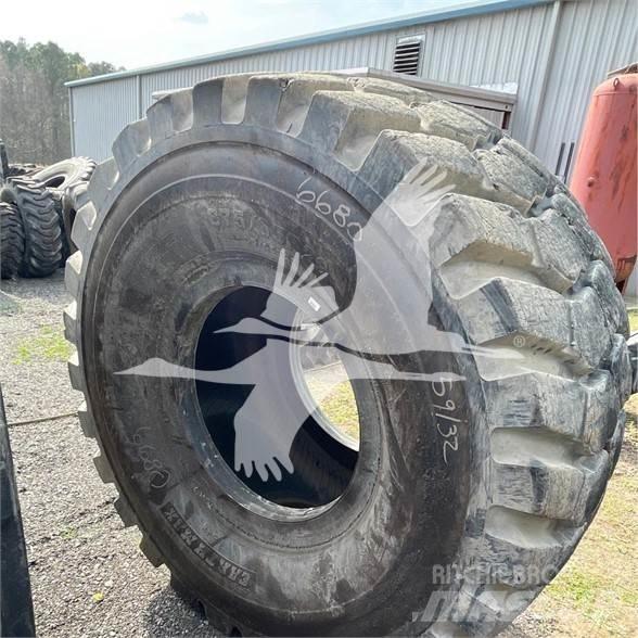 BKT 875/65R29 Dæk, hjul og fælge