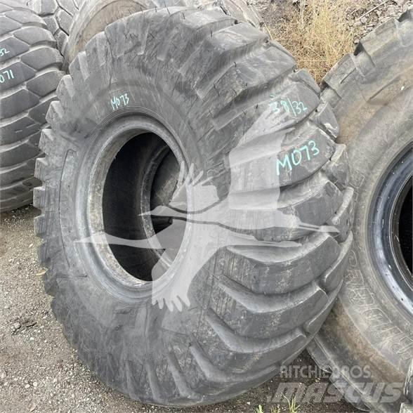 Titan 23.5x25 Dæk, hjul og fælge