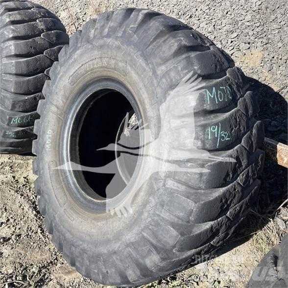 Titan 23.5x25 Dæk, hjul og fælge