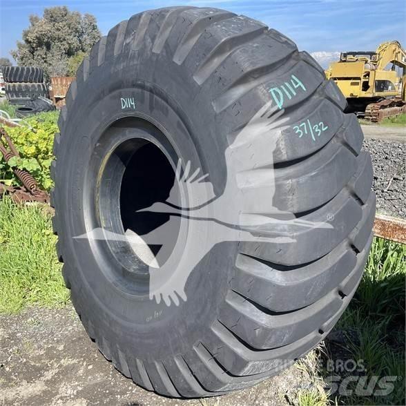 Titan 29.5x25 Dæk, hjul og fælge