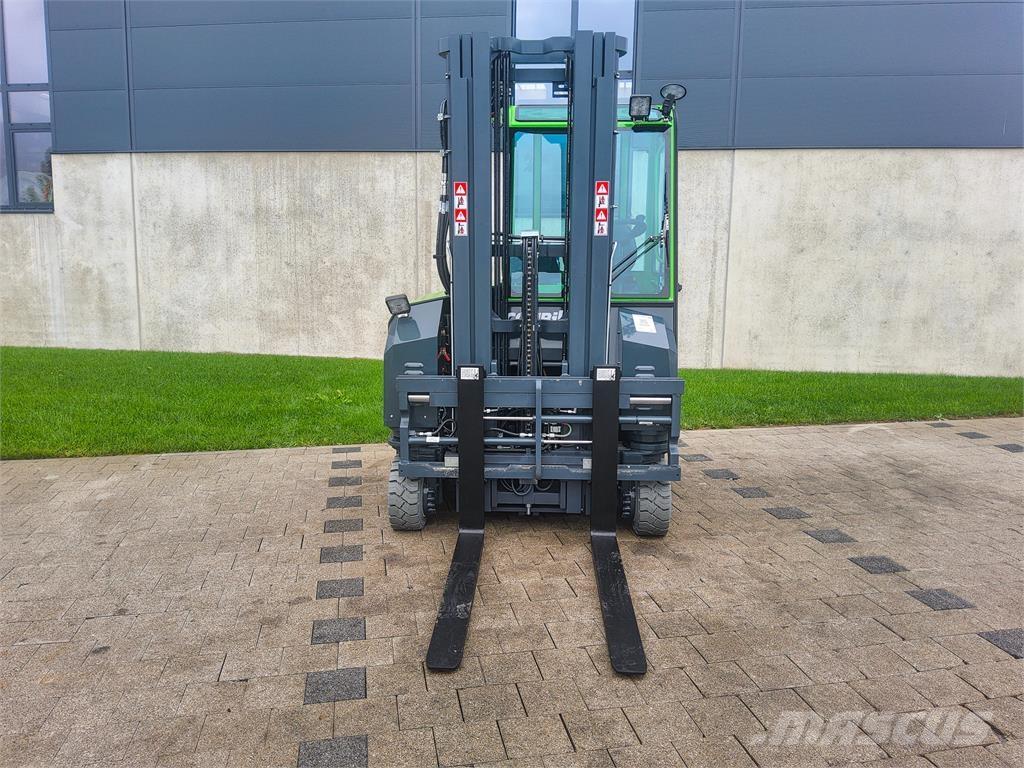 Combilift CBE 3000 4-vejs truck