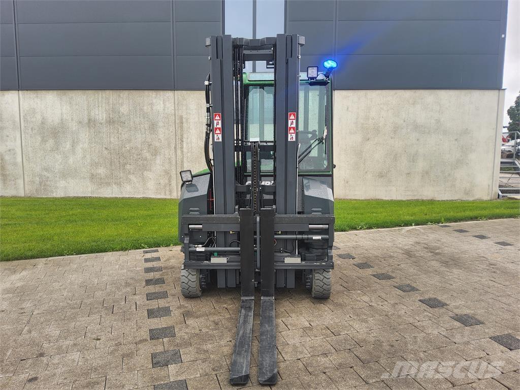 Combilift CBE 3000 4-vejs truck