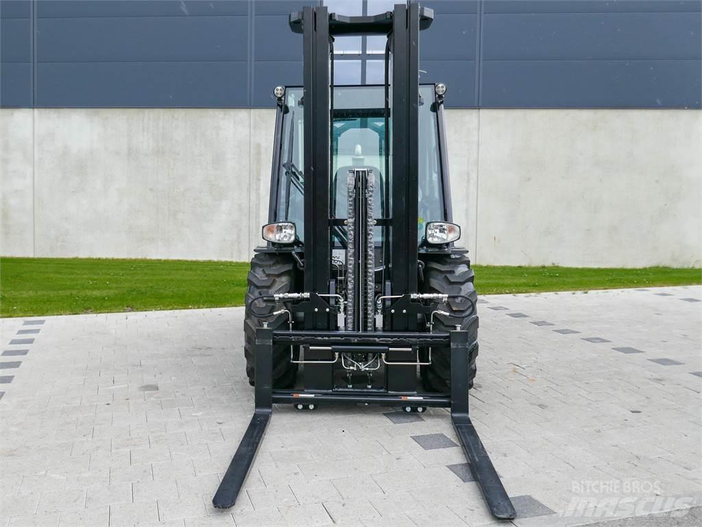 Manitou MC 25-4 Terrængående gaffeltruck