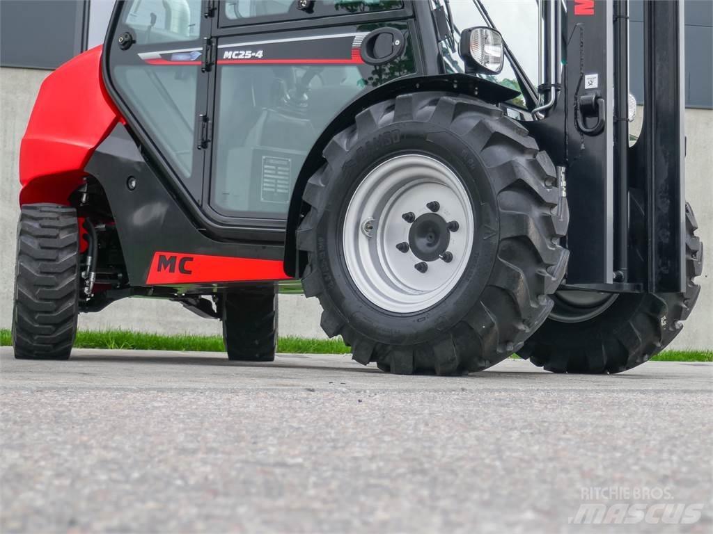Manitou MC 25-4 Terrængående gaffeltruck
