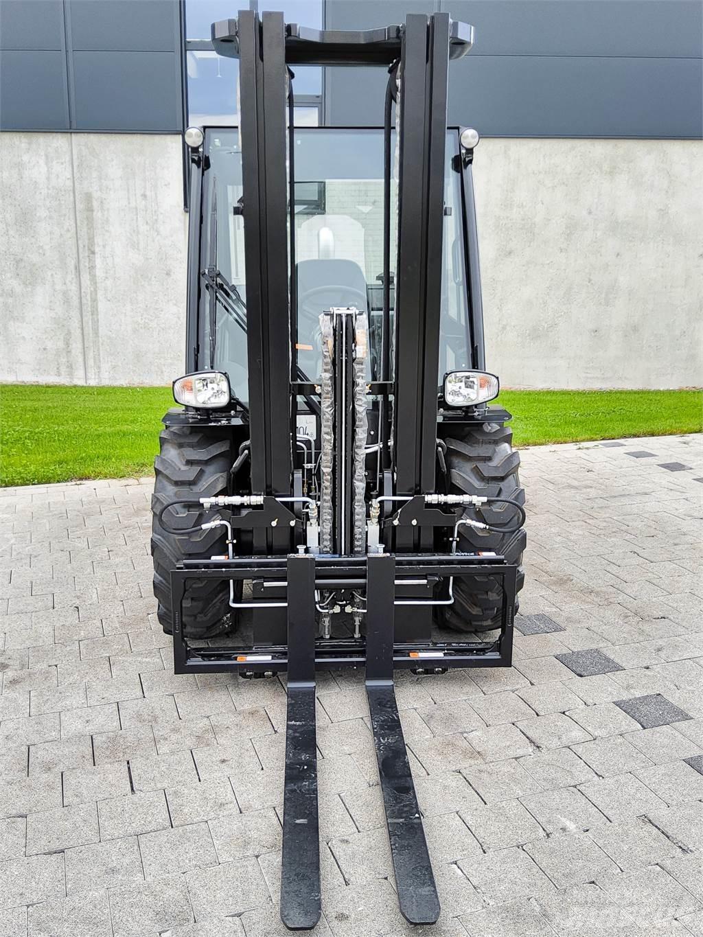 Manitou MC 25-4 Terrængående gaffeltruck