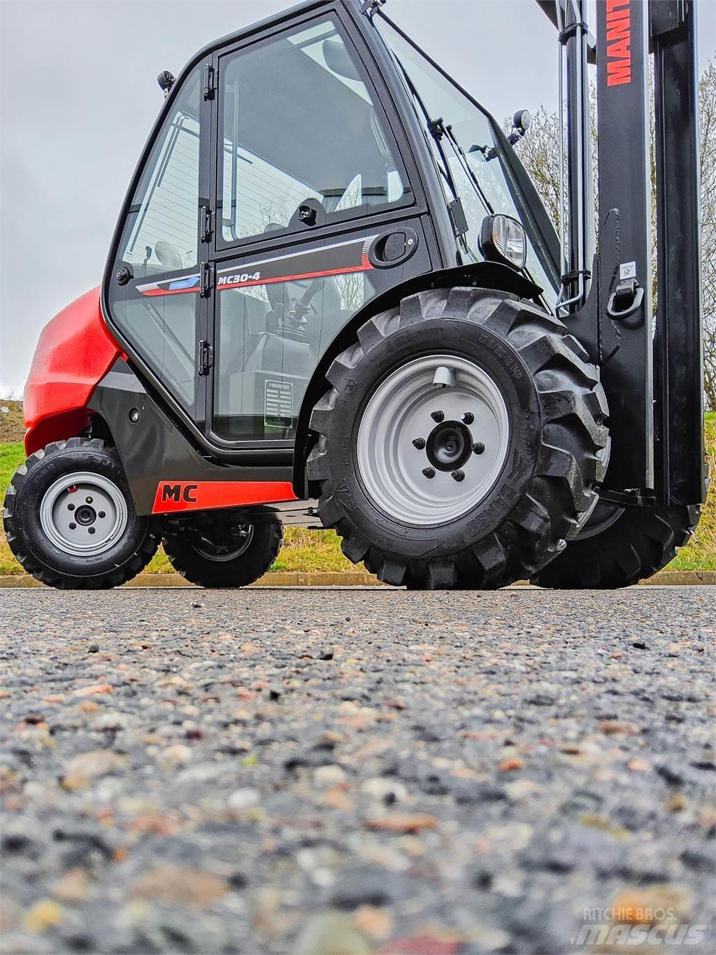 Manitou MC 30-4 Terrængående gaffeltruck