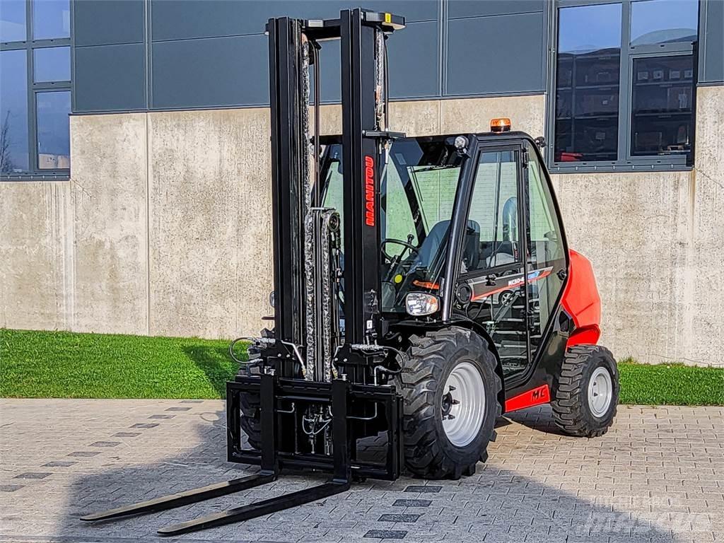 Manitou MC 30-4 Terrængående gaffeltruck