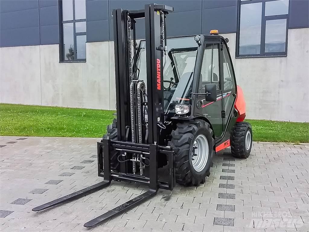 Manitou MC 30-4 Terrængående gaffeltruck