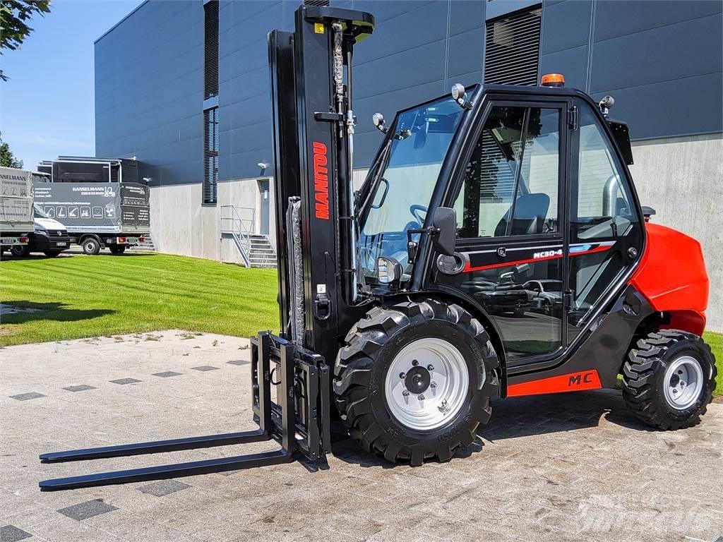 Manitou MC 30-4 Terrængående gaffeltruck