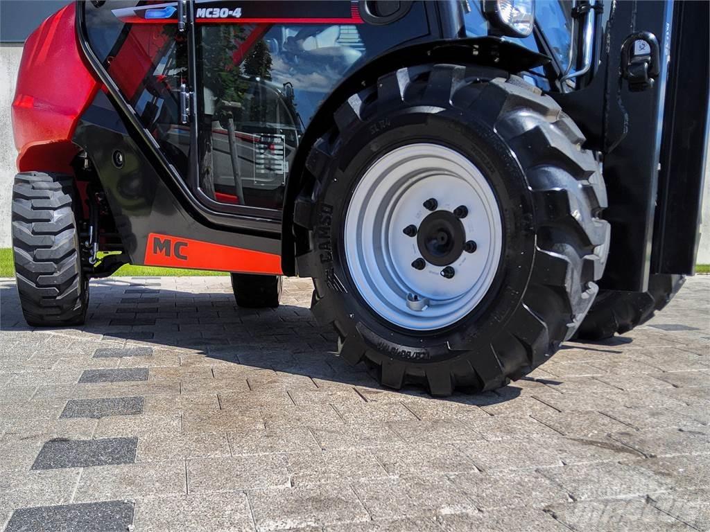 Manitou MC 30-4 Terrængående gaffeltruck