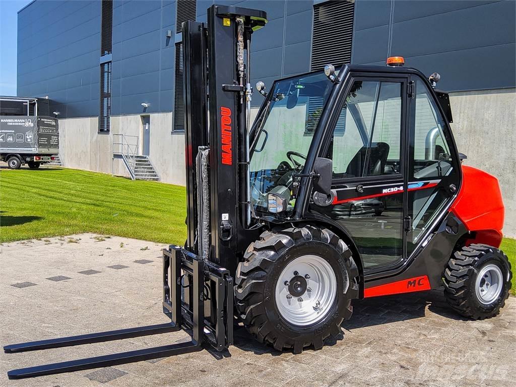 Manitou MC 30-4 Terrængående gaffeltruck