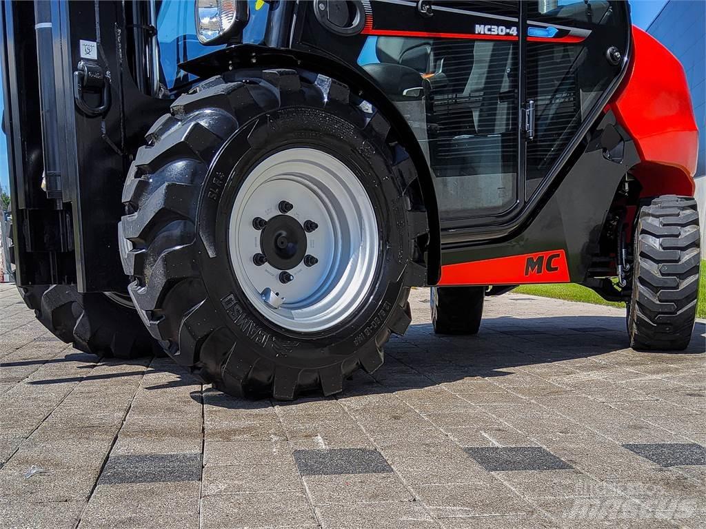 Manitou MC 30-4 Terrængående gaffeltruck