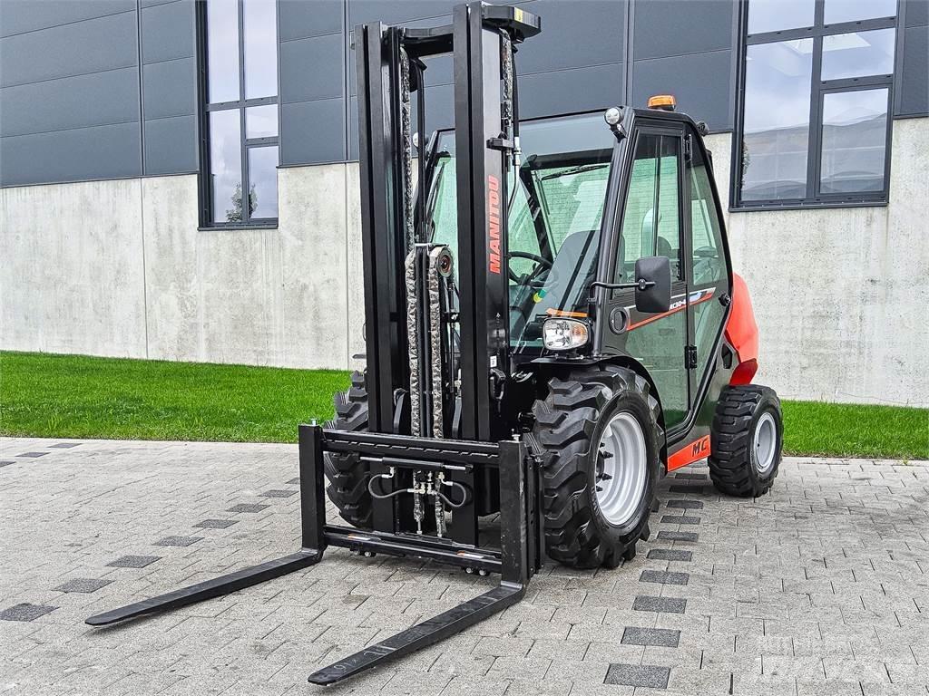 Manitou MC 30-4 Terrængående gaffeltruck