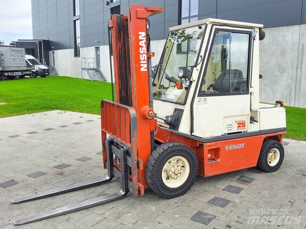 Nissan EH02F25U Diesel gaffeltrucks