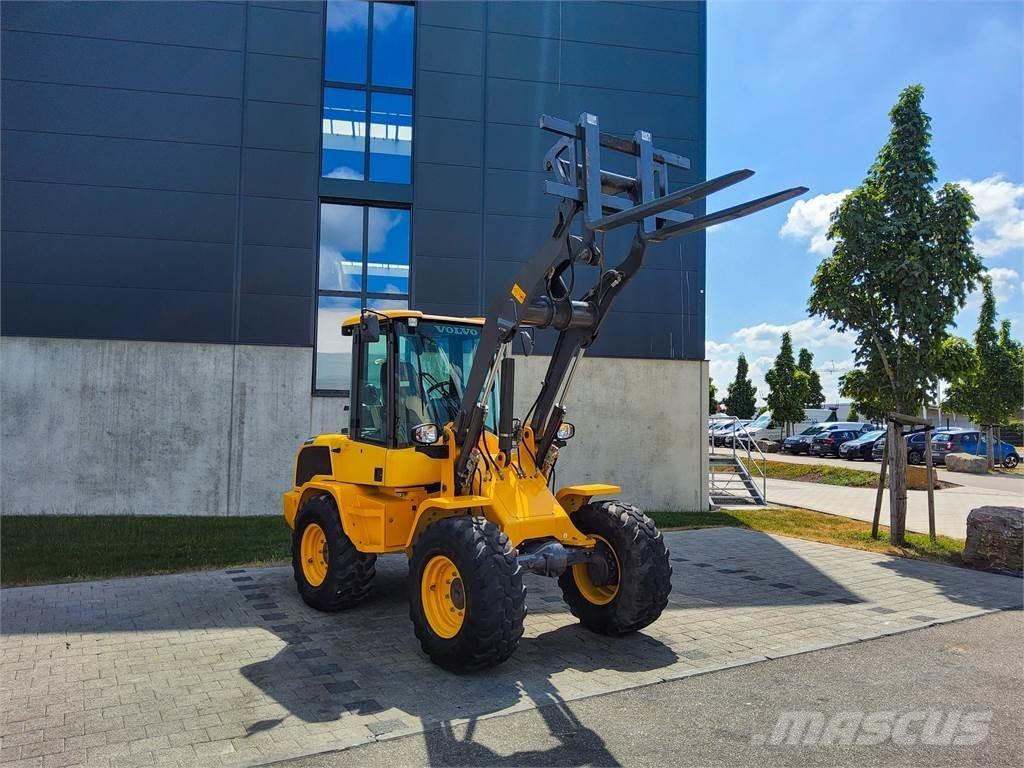 Volvo L 30G Minigravemaskiner