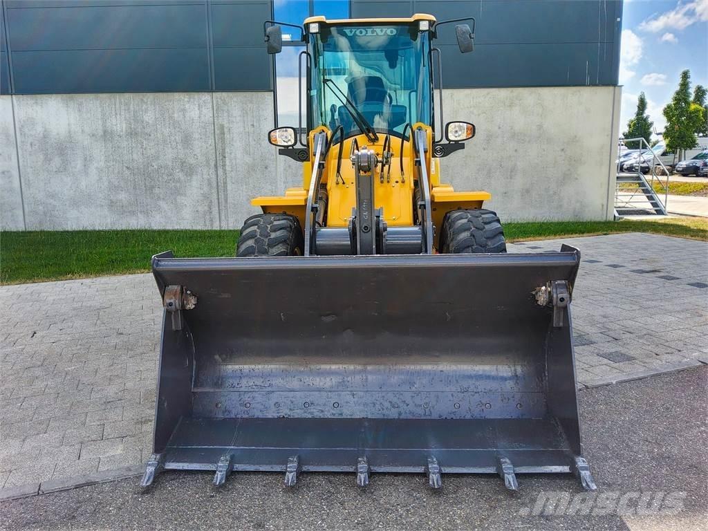 Volvo L 30G Minigravemaskiner