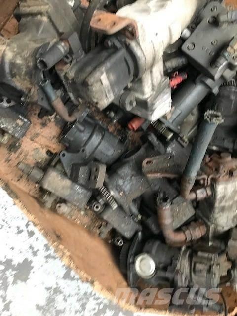 Cummins ISB6.7 Motorer