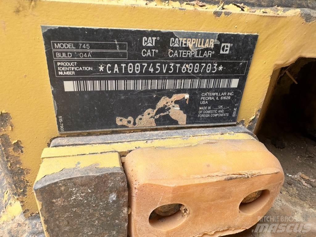 CAT 745 Terrængående lastbiler