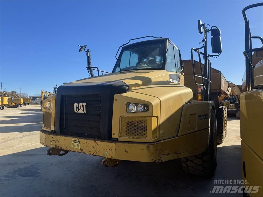 CAT 745 Terrængående lastbiler