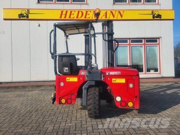Moffett M4 25.3 Terrængående gaffeltruck