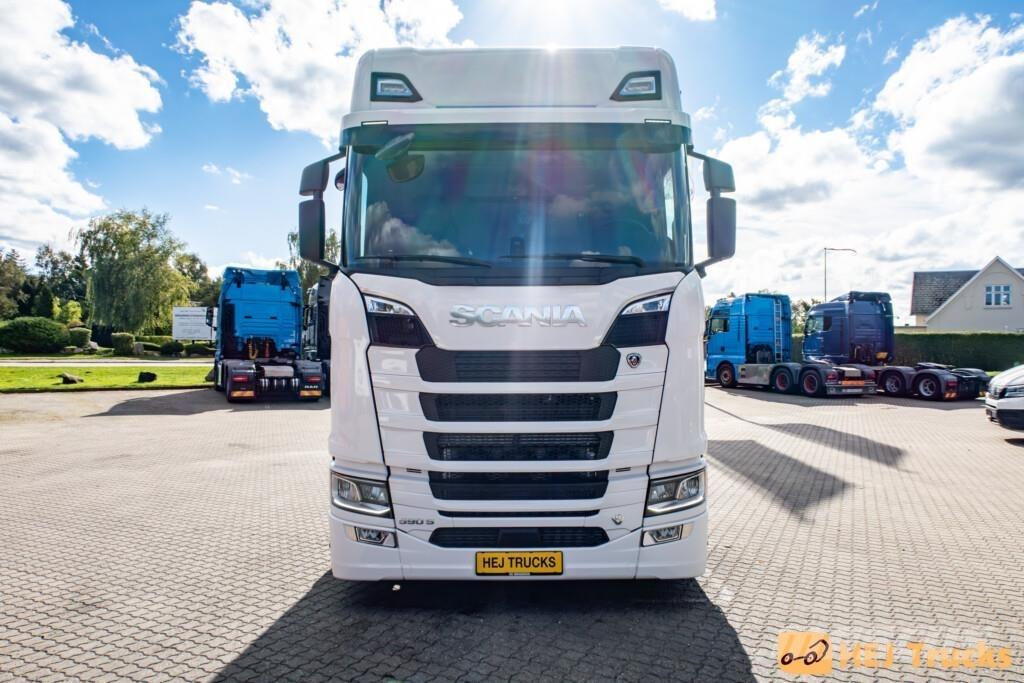 Scania S590 A6x2/4NB Trækkere