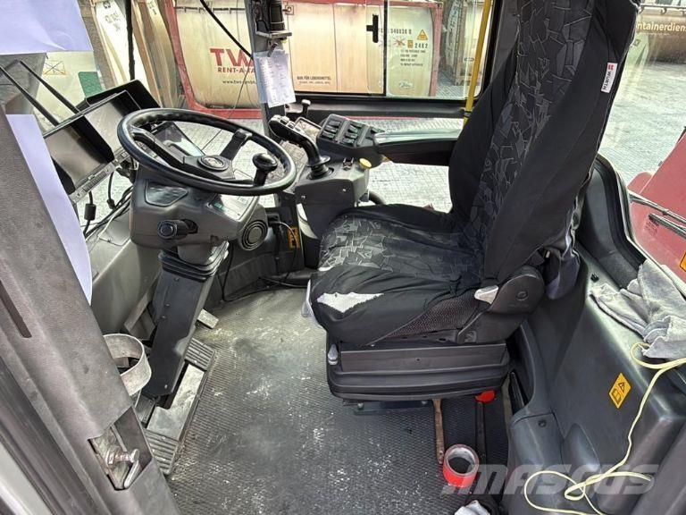 Kalmar DRF400-60C5 Rækkestablere