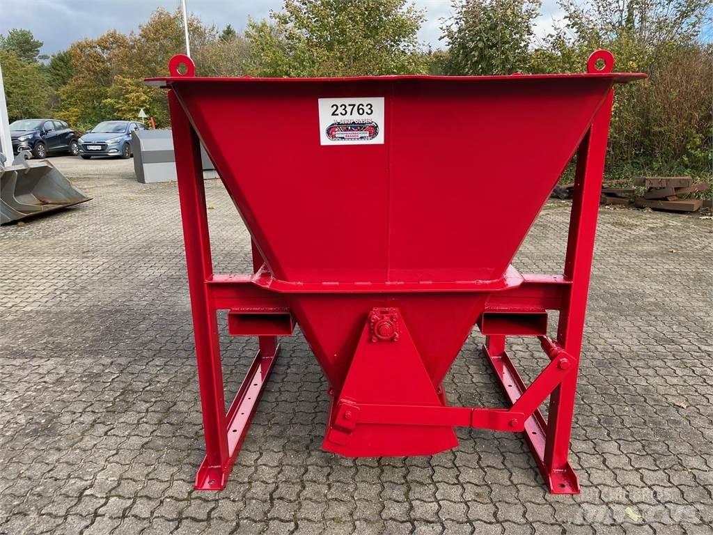  Betonspand ca. 2000 ltr. Andet tilbehør