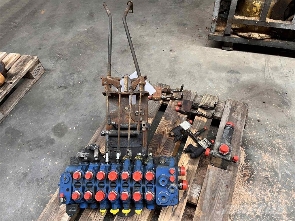 CASE 695SR manøvreventil Hydraulik