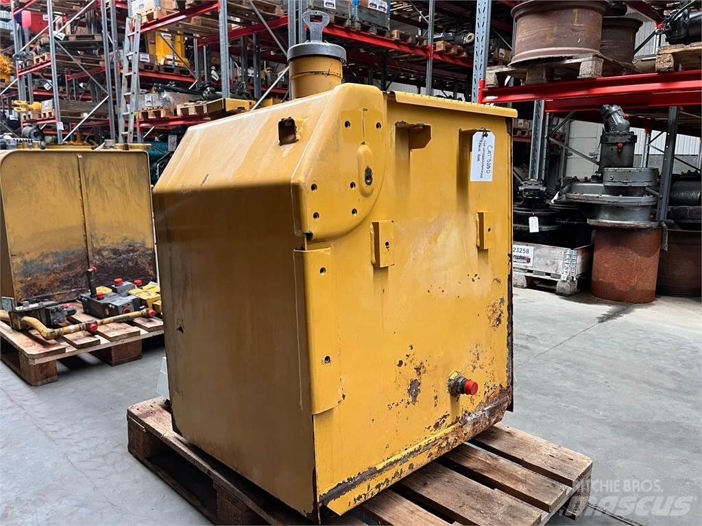 CAT 323D brændstoftank Andet tilbehør