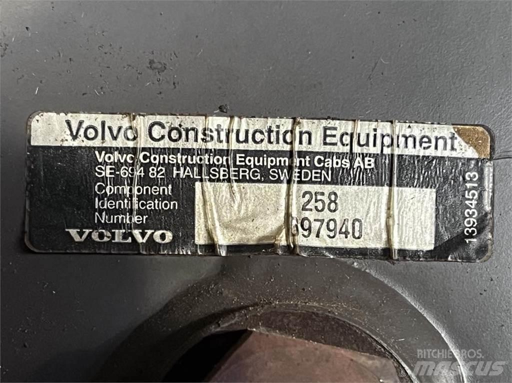  Hydraulik Tank, Volvo L90E Hydraulik