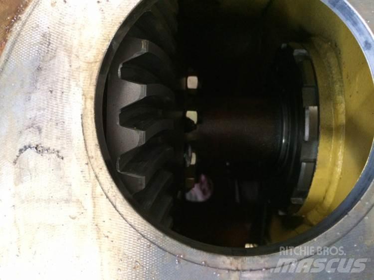 Komatsu D37P-5 Køregear Gear