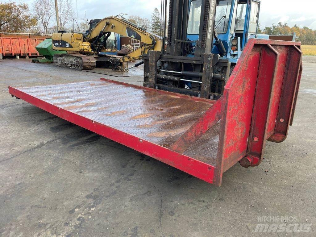  Maskintrailer med wirehejs Semi-trailer blokvogn
