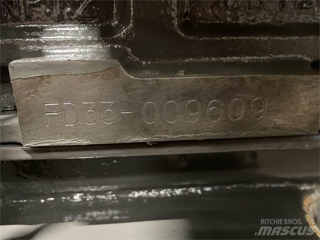 Nissan FD33 motor Motorer