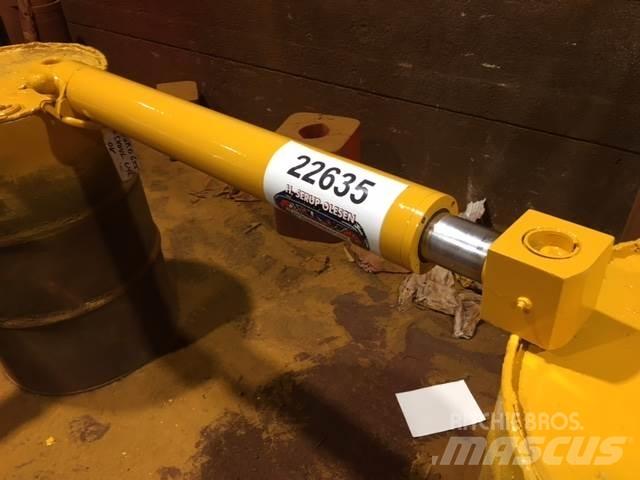  Skovlcylinder ex. Ford 655 Hydraulik