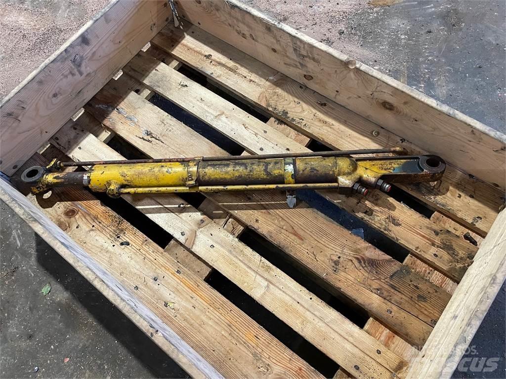  Skovlcylinder ex. MF50BX Hydraulik
