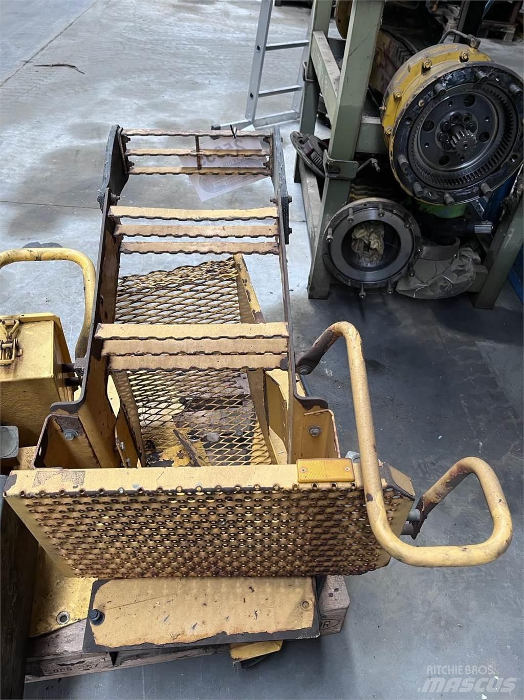  Trappe, Volvo L90E Andet tilbehør