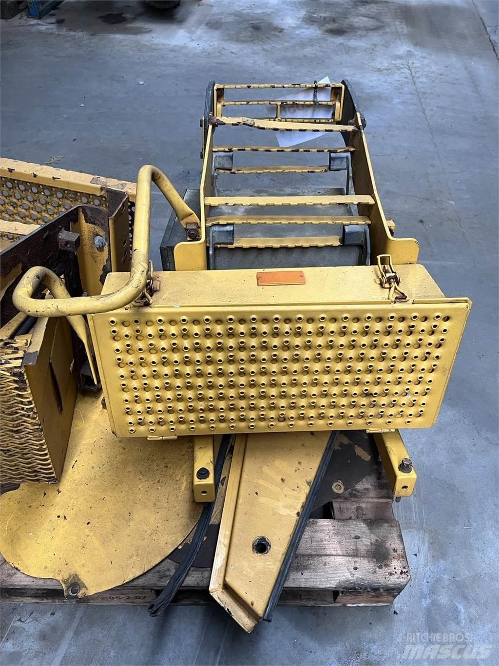  Trappe, Volvo L90E Andet tilbehør