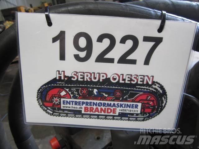 Volvo 230B Krøjegear Entreprenør - Andet