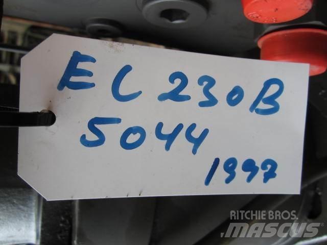 Volvo 230B Krøjegear Entreprenør - Andet