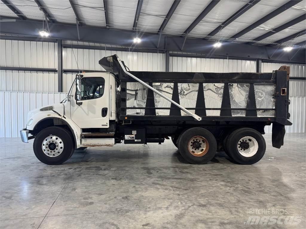 Freightliner M2 Lastbiler med tip