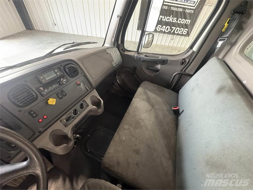 Freightliner M2106 Fast kasse