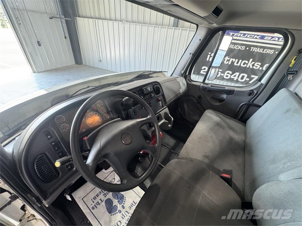 Freightliner M2106 Fast kasse